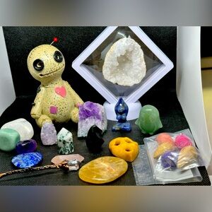 Incense holder with bundled crystals